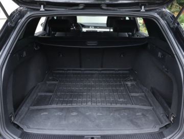 Volkswagen Passat B8 Variant 1.6 TDI BlueMotion Technology 120KM 2018 VW Passat 1.6 TDI, Automat, Navi, Klima, zdjęcie 12