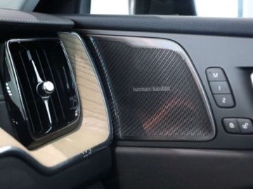 Volvo XC60 II Crossover Plug-in Facelifting 2025 2.0 T8 Plug-in hybrid 455KM 2026 VOLVO XC60 T8 Plug-In Hybrid AWD Ultra Dark Suv 2.0 (455KM) 2026, zdjęcie 15