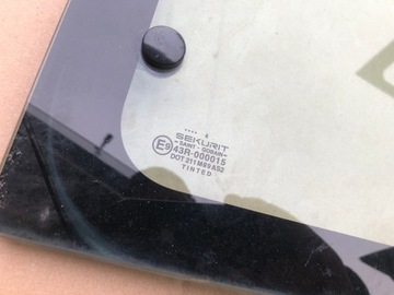 LEVÝ ZADNÍ SKLO (OKNO) KAROSERIE FORD KA MK1 ZVEDANÁ