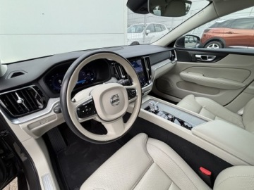 Volvo V60 II  Kombi Facelifting 2.0 B4 197KM 2023 Volvo V60 V60 B4 | Diesel | Plus Bright | | FV23%, zdjęcie 19