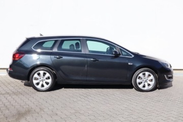 Opel Astra J Sports Tourer Facelifting 2.0 CDTI ECOTEC 165KM 2014 Opel Astra 2.0 CDTI, 162 KM, Navi, Xenon, Klima, zdjęcie 5