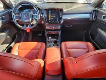 Volvo XC40 Crossover 2.0 T5 247KM 2019 Volvo XC 40 T5 Momentum 2019 2.0 Benzyna 248KM, zdjęcie 8