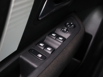 Citroen C4 III SUV 1.2 PureTech 130KM 2021 Citroen C4 1.2 PureTech, Salon Polska, Klima, zdjęcie 14