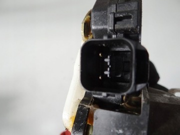 MITSUBISHI GRANDIS 04-11R ZÁMEK LEVÝ ZADNÍ