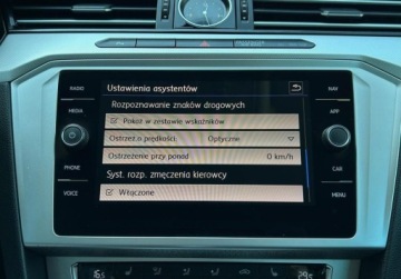Volkswagen Passat B8 Limousine 1.8 TSI BlueMotion Technology 180KM 2017 Volkswagen Passat Comfortline Pakiet Business, ACC GPS, Czujniki, Keyless, zdjęcie 28