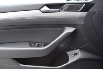 Volkswagen Passat B8 Variant Facelifting 2.0 TSI 190KM 2022 Volkswagen Passat SalonPL 2.0 TSI 190KM DSG Business NaviMatrixKeyLessKame, zdjęcie 26