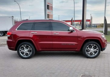 Jeep Grand Cherokee IV Terenowy Facelifting 2016 3.6 286KM 2019 Jeep Grand Cherokee Jeep Grand Cherokee OVERLAND Panorama Grzane i wenty, zdjęcie 5
