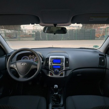 Hyundai i30 I Hatchback 1.4 109KM 2010 Hyundai i30 1.4 Blue Classic, zdjęcie 32