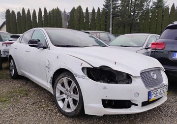 Jaguar XF I Sedan 3.0D V6 210KM 2010 Jaguar XF 2010r, 3.0 Diesel. AUTOMAT. Lekko uszkodzony prawy przod. 3.0, zdjęcie 1