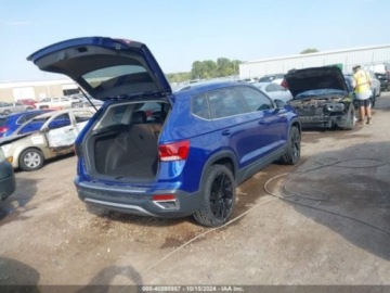 Volkswagen 2023 Volkswagen Inny Taos, 2023r., 4x4, 1.5L 1.5 Benzyna 158KM, zdjęcie 3
