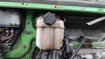 ZBIORNICZEK WYRÓWNAWCZY płynu Scania 4 99 114L 380
