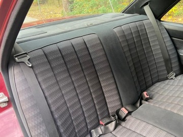 Mercedes 190 1.8 i 109KM 1993 Mercedes-Benz W201 (190) Mercedes Benz 190 1.8 Super Stan 1.8 Benzyna 109KM, zdjęcie 26