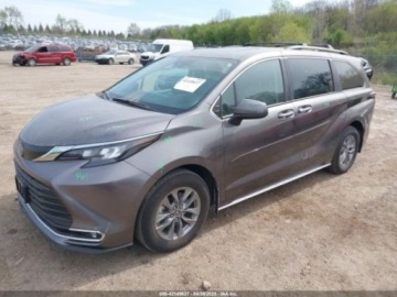 Toyota Sienna III 2024 Toyota Sienna xle, 2024r., 4x4, 2.5L 2.5 Benzyna 189KM, zdjęcie 1