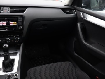 Skoda Octavia III Kombi 2.0 TDI 150KM 2016 Skoda Octavia 2.0 TDI, Salon Polska, DSG, VAT 23%, zdjęcie 7