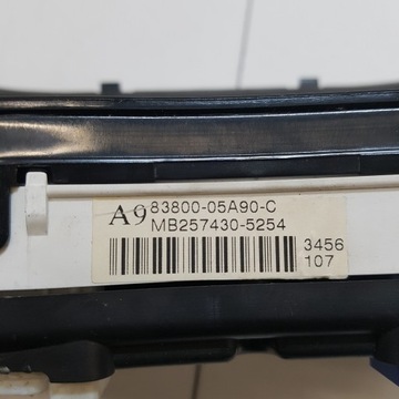 BUDÍKY PŘÍSTROJOVÁ DESKA TOYOTA AVENSIS T25 83800-05A90-C 2.0 VVTI