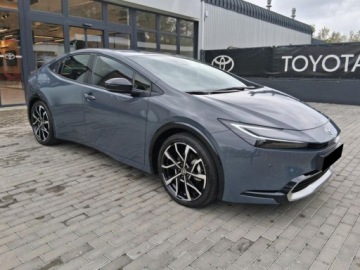 Toyota Prius V (XW60) 2.0  Hybrid Dynamic Force Plug-in 223KM 2025 Od ręki - Prestige 2.0 Hybrid Plug-in 223KM | Podgrzewane fotele!, zdjęcie 2