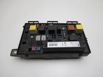 БЛОК ПРЕДОХРАНИТЕЛЕЙ Astra H GTC 1.6B 13206751