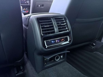 Volkswagen Passat B8 Variant Facelifting 2.0 TDI SCR 200KM 2022 Volkswagen Passat R-Line 4Mot. HarmanKardon LED Matrix Hak Kamera Cofania, zdjęcie 32