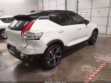 Volvo XC40 2021 Volvo XC 40 T5 R-Design 2021 2.0 Benzyna 248KM, zdjęcie 5