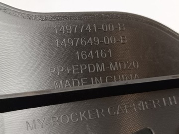 TESLA MODEL Y LEWA NAKŁADKA NA PRÓG 1497745-00-C