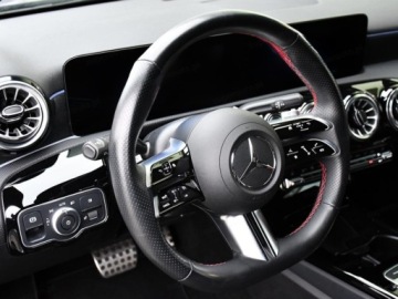 Mercedes Klasa A W177/V177 Hatchback Facelifting 1.3 200 163KM 2025 MERCEDES-BENZ A Klasa 200 AMG Line 1.3 (163KM) 2025, zdjęcie 9