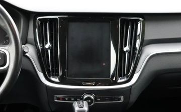Volvo V60 II  Kombi 2.0 D3 150KM 2019 Volvo V60 NAVIGACJA, Grzane Fotele, Multifunkcja, Tempomat, Czujniki, Auto, zdjęcie 5