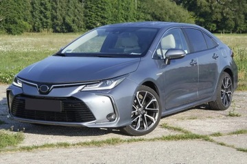 TOYOTA COROLLA E21 23R HNÍZDO NAKLÁDAČE USB 85532-78010