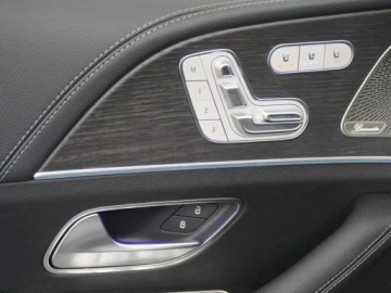 Mercedes GLE V167 SUV Facelifting 2.0 300d 269KM 2025 MERCEDES-BENZ GLE 300 d 4-Matic AMG Line 2.0 (269KM) 2025, zdjęcie 15