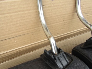 3 MERCEDES W124 SEDAN ЗАДНИЙ ПОДГОЛОВНИК В ЗАДНЕМ БАССЕЙНЕ 2 ШТ. + КРЫШКИ