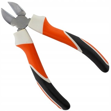 ZESTAW NARZĘDZI KLUCZY NASADOWYCH W WALIZCE 122 EL