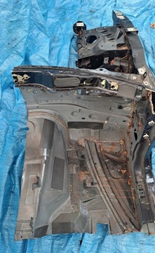 Фартук облицовки правой четверти MASERATI QUATTROPORTE VI ПЕРЕДНЯЯ ЧАСТЬ