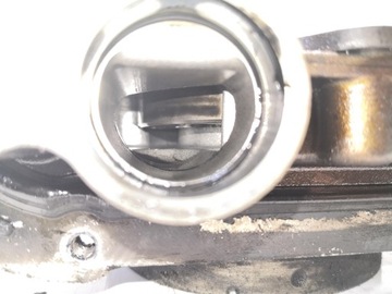 Насос масляный Opel Astra H Vectra C Fiat Bravo II Alfa 159 1.9 CDTI 37018201