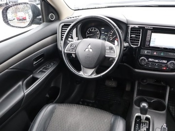 Mitsubishi Outlander III SUV Facelifting 2015 2.0 MIVEC 150KM 2015 Mitsubishi Outlander 2.0, Salon Polska, GAZ, 4X4, zdjęcie 6