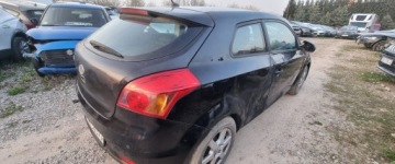 Kia Ceed II 2012 Kia Ceed 2012r, 1.6 Benzyna. Uszkodzone boki. Poobijany. Jezdzi 1.6 120KM, zdjęcie 3