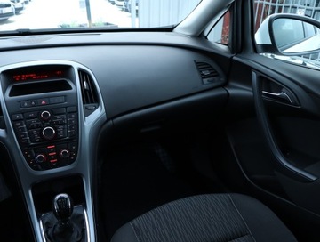 Opel Astra J Sedan 1.6 Twinport ECOTEC 115KM 2018 Opel Astra 1.6 16V, Salon Polska, Serwis ASO, zdjęcie 7