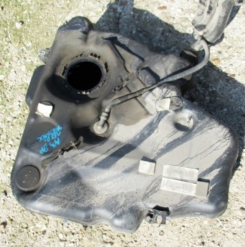 AUDI A3 8P SPORTBACK 1.6 TDI NÁDRŽ PALIVA