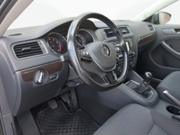 Volkswagen Jetta VI Sedan Facelifting 1.4 TSI 125KM 2017 Volkswagen Jetta Climatronic 2-strefowy Tempomat Czujniki parkowania Bluet, zdjęcie 20