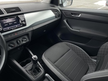 Skoda Fabia IV 1.0 TSI 95KM 2022 Skoda Fabia Ambition ! Czujniki Parkowania ! Tempo, zdjęcie 18