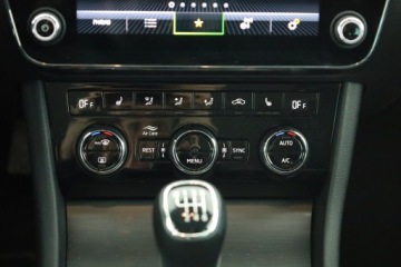 Skoda Superb III Liftback Facelifting 1.5 TSI 150KM 2020 Skoda Superb 1.5 TSI, Salon Polska, Serwis ASO, zdjęcie 13