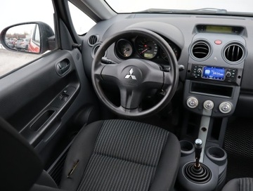 Mitsubishi Colt VI Hatchback 1.1 i 12V 75KM 2007 Mitsubishi Colt 1.1, zdjęcie 6