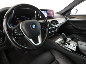 BMW Seria 5 G30-G31 Touring Plug-In 2.0 530e 292KM 2021 BMW 530 FV23 xDrive Luxury Navi Virtual Grzana, zdjęcie 14