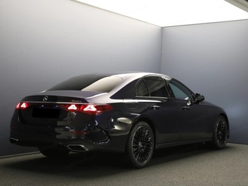Mercedes Klasa E W214 Sedan 2.0 220d 197KM 2025 E Klasa 220 d 4-Matic AMG 2.0 (197KM) 2025, zdjęcie 2