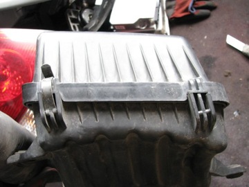 KIA SORENTO I 2.5 CRDI POUZDRO FILTRU VZDUCHU