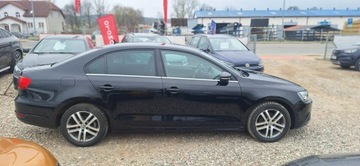 Volkswagen Jetta VI Sedan 2.0 TDI CR DPF 140KM 2013 Volkswagen Jetta automat mały przebieg, zdjęcie 7