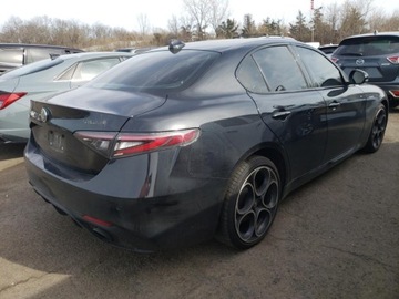 Alfa Romeo Giulia II Sedan Facelifting 2023 2.0 GME Turbo 280KM 2024 Alfa Romeo Giulia TI 2024 2.0l 2.0 Benzyna 280KM, zdjęcie 3