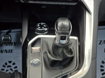 Peugeot 5008 II Crossover 2.0 BlueHDI 150KM 2018 Peugeot 5008 led 7miejsc kamera360 crossway, zdjęcie 37