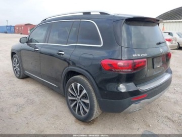 Mercedes GLB 2023 Mercedes-Benz GLB 250, 2023r., 2.0L 2.0 Benzyna 221KM, zdjęcie 3