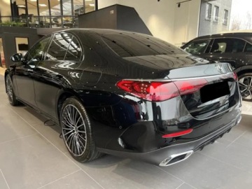 Mercedes Klasa E W214 Sedan 2.0 220d 197KM 2025 E Klasa 220 d 4-Matic AMG 2.0 (197KM) 2025, zdjęcie 2