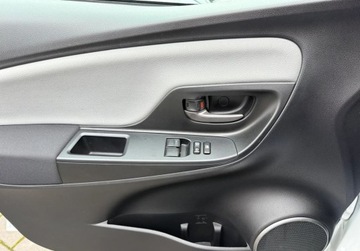 Toyota Yaris III Hatchback 5d Facelifting 1.33 Dual VVT-i 99KM 2016 Toyota Yaris Automat, salon Polska, Kamera cofania, 53 tys km 1.3 Benzyna, zdjęcie 12