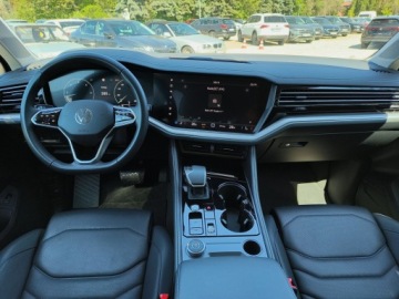 Volkswagen Touareg III SUV 3.0 V6 SCR TDI 286KM 2023 Volkswagen Touareg diesel, automatyczna, napęd 4x4, zdjęcie 13
